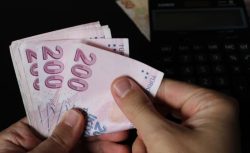 Emekli maaşları için seyyanen zam geliyor: SGK uzmanı tarih verdi