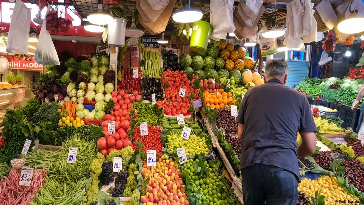 Petrol 100 doları aştı: İşte fiyatı artabilecek ürünler