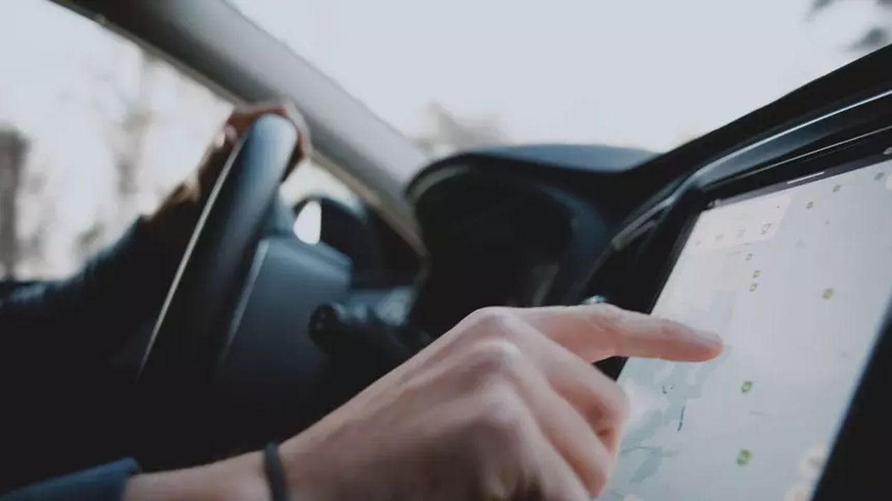 Arabada multimedya ekranı olanlar dikkat! Yeni düzenleme sonrası herkes aynı soruyu soruyor